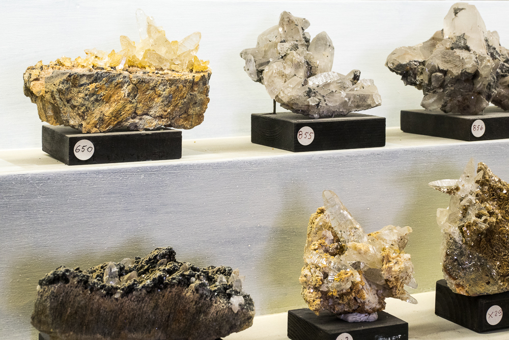 Privémuseum vol zelf gevonden mineralen